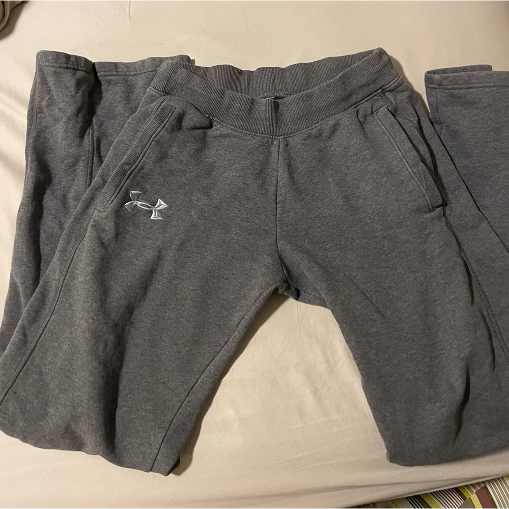 Under Armour storm sweats. Loose fit. Size small